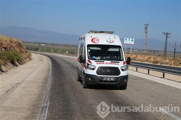 Reyhanlı'da göçmenleri taşıyan kamyonet devrildi