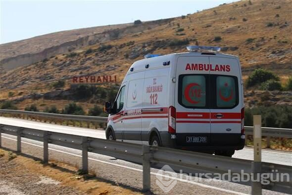 Reyhanlı'da göçmenleri taşıyan kamyonet devrildi