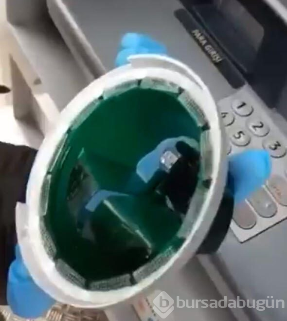 ATM'den para çekerken dikkat edin!