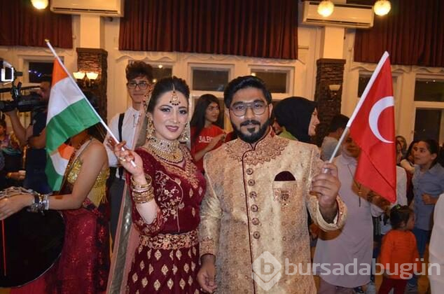 Hindistanlı damat Kayserili aşkı ile evlendi