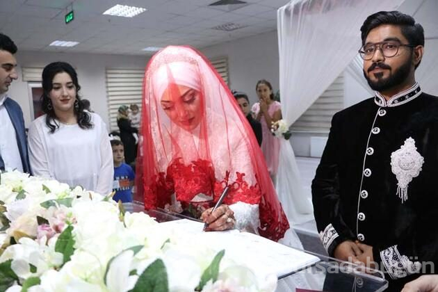 Hindistanlı damat Kayserili aşkı ile evlendi