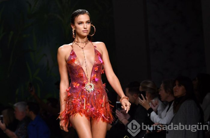 Irina Shayk podyumun yıldızı oldu