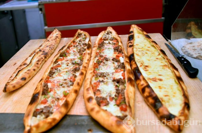 Bu pideyi yemek için kilometrelerce yol geliyorlar