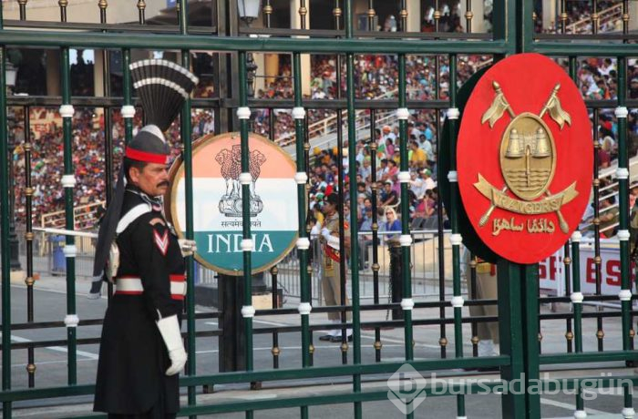 'İki nükleer güç el sıkıştı'