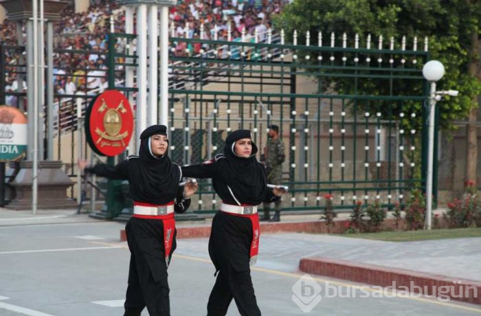 'İki nükleer güç el sıkıştı'