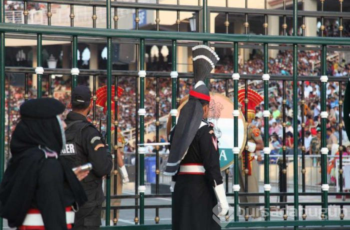 'İki nükleer güç el sıkıştı'