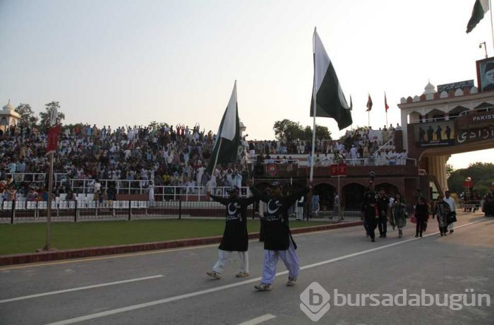 'İki nükleer güç el sıkıştı'