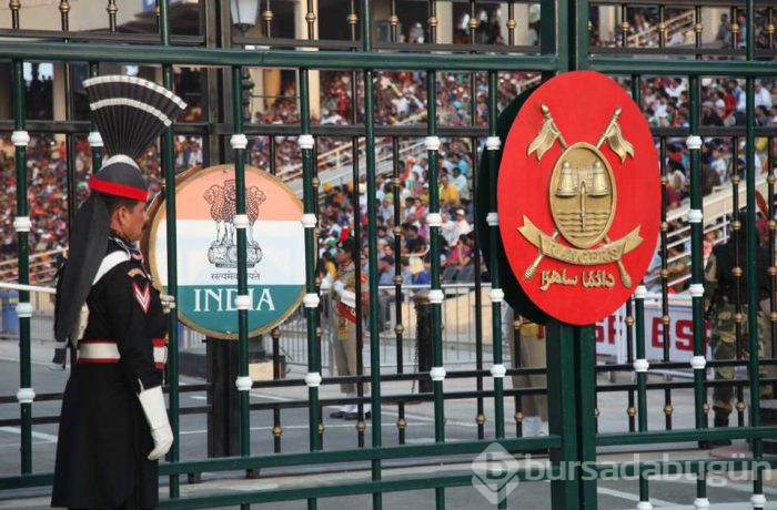 'İki nükleer güç el sıkıştı'