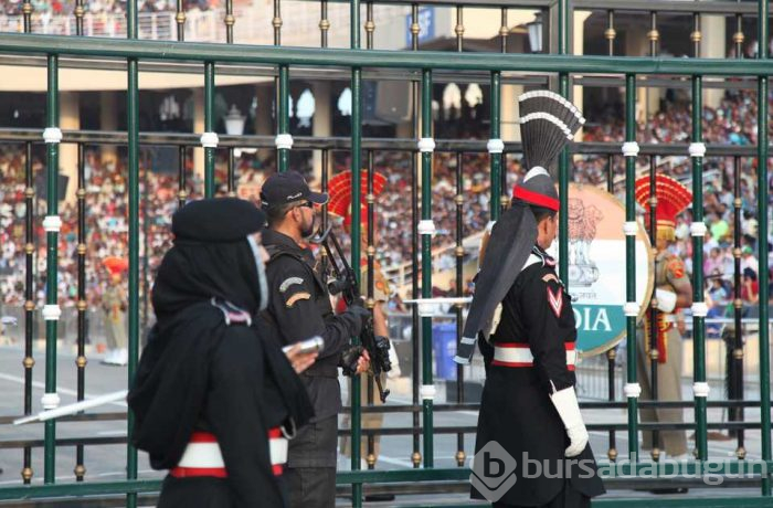 'İki nükleer güç el sıkıştı'