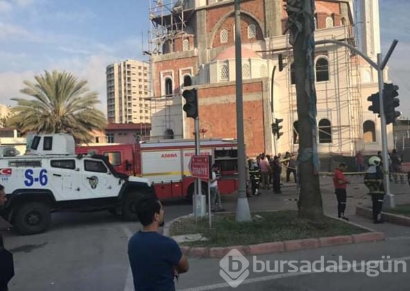 Adana'da polis otobüsüne bombalı saldırı