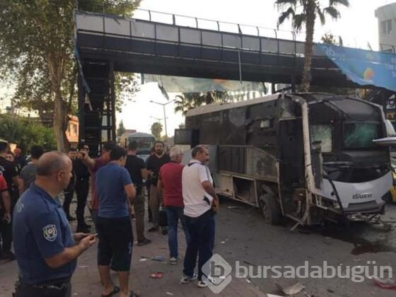 Adana'da polis otobüsüne bombalı saldırı