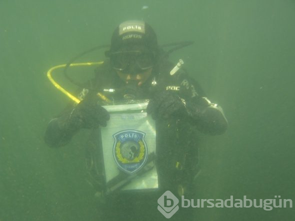 Kurbağa adamlar suçlulara göz açtırmıyor