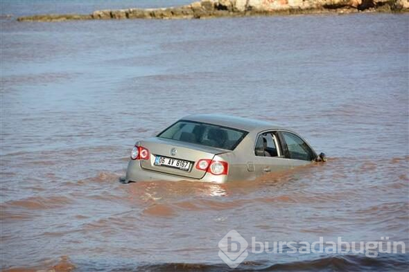 Didim'de sağanak yağış etkili oldu