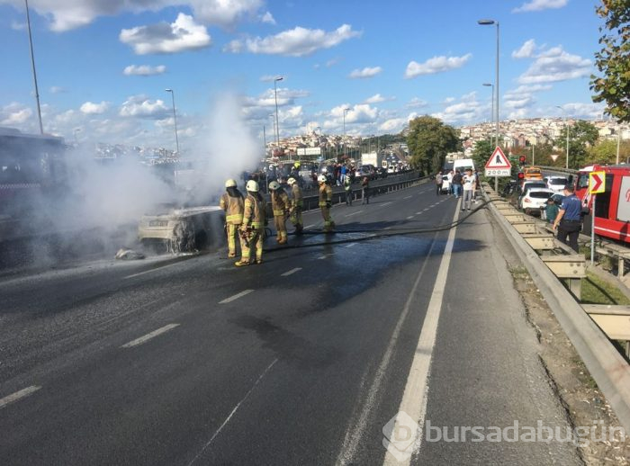 Haliç Köprüsü girişinde yangın çıktı trafik kilit!