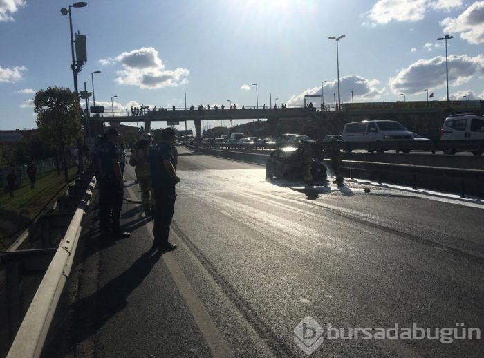 Haliç Köprüsü girişinde yangın çıktı trafik kilit!