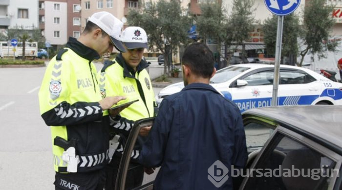 Araçlara sigara kontrolü! Tek tek durduruldular
