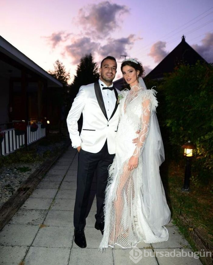 Model Gizem Kayalı ile Murat Binici dünya evine girdi 