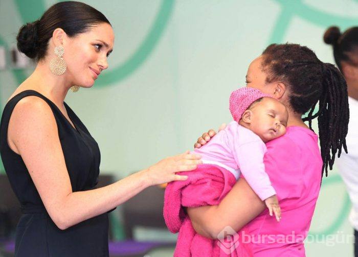 Meghan Markle oğlunun küçük kıyafetlerini bağışladı