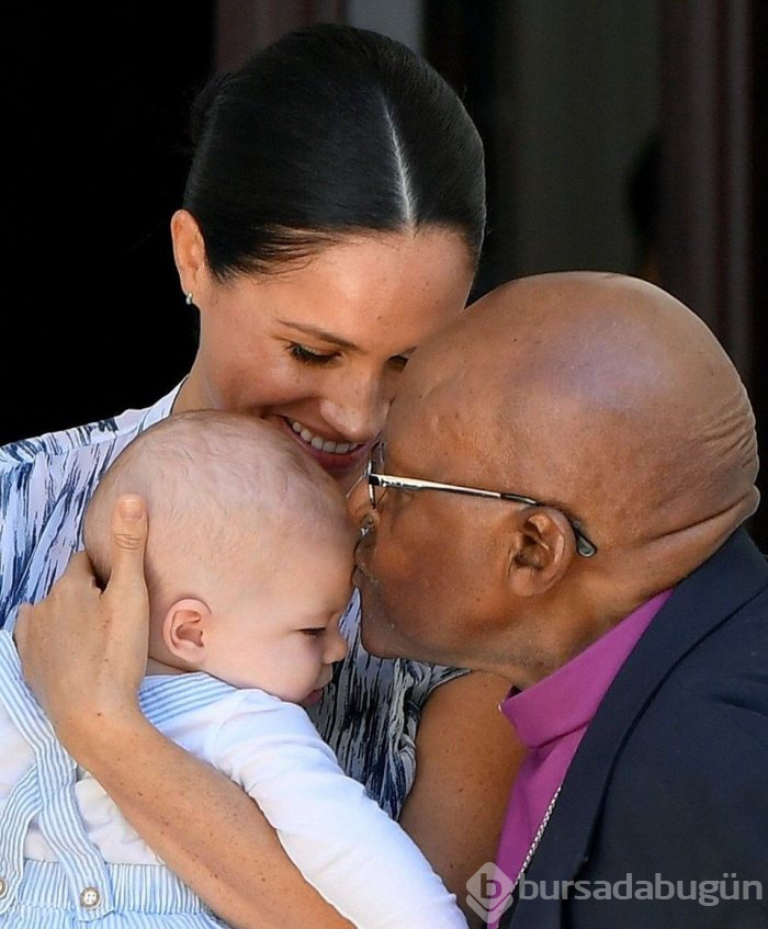 Meghan Markle oğlunun küçük kıyafetlerini bağışladı