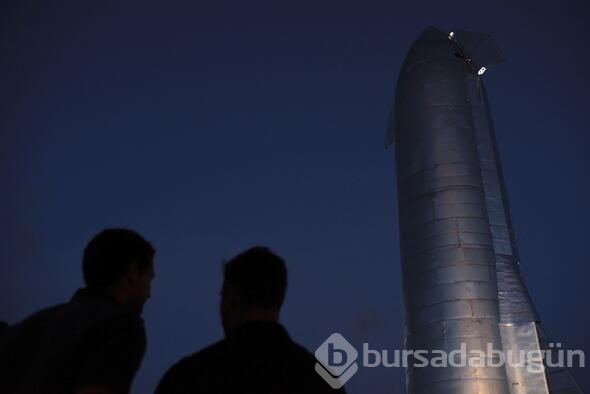 Elon Musk "Starship"i tanıttı