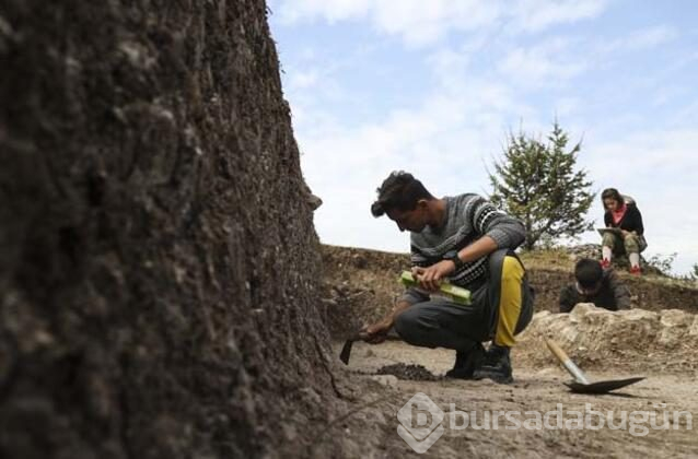 Kahin Tepe kazısında, Akeramik Neolitik döneme ait eserler bulundu 