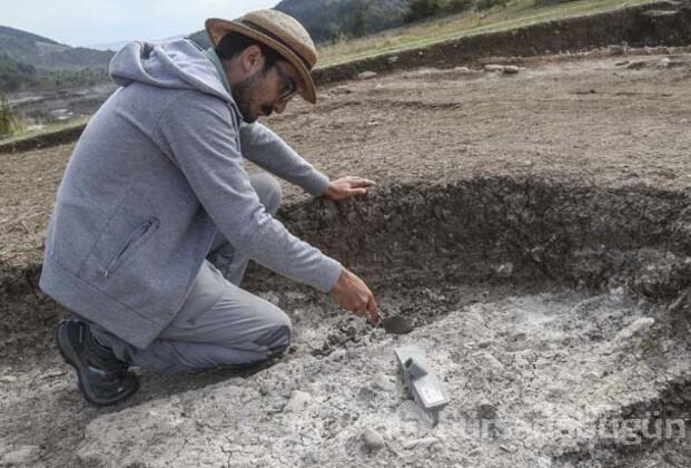 Kahin Tepe kazısında, Akeramik Neolitik döneme ait eserler bulundu 