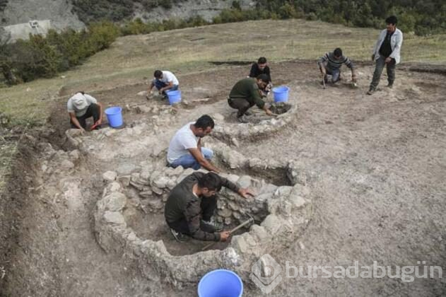 Kahin Tepe kazısında, Akeramik Neolitik döneme ait eserler bulundu 