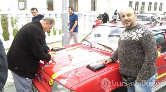 Galatasaraylı taraftar sevgisini aracına yansıttı