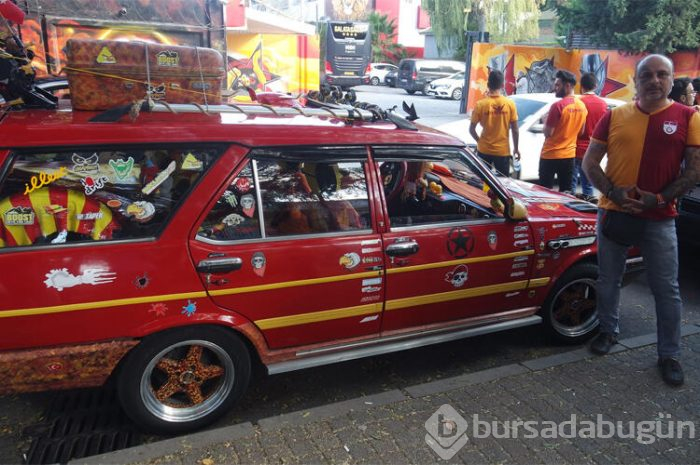 Galatasaraylı taraftar sevgisini aracına yansıttı