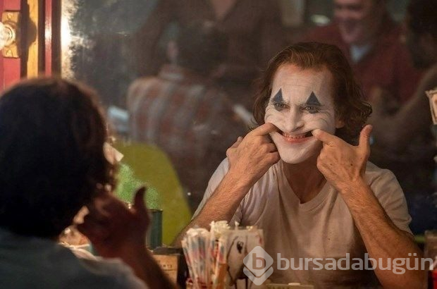 Joker filmine maskeyle girmek yasak!