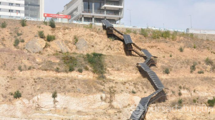 550 basamaklı merdiven zor anlar yaşatıyor!