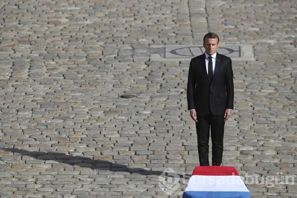 Fransa eski Cumhurbaşkanı Jacques Chirac son yolculuğuna uğurlanıyor