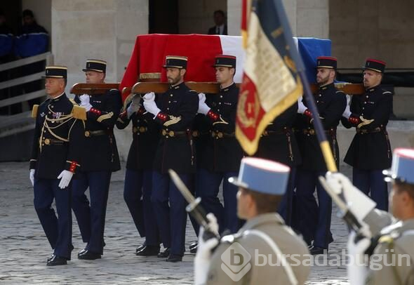 Fransa eski Cumhurbaşkanı Jacques Chirac son yolculuğuna uğurlanıyor