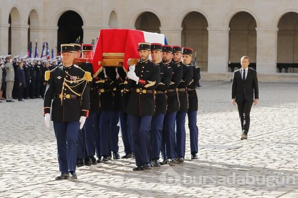 Fransa eski Cumhurbaşkanı Jacques Chirac son yolculuğuna uğurlanıyor