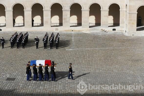 Fransa eski Cumhurbaşkanı Jacques Chirac son yolculuğuna uğurlanıyor