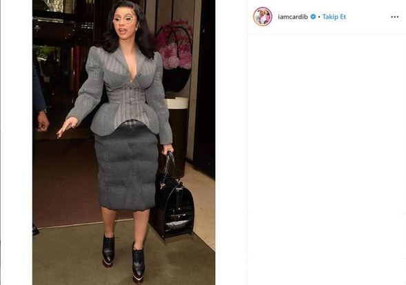Cardi B. kıyafetiyle şaşırttı
