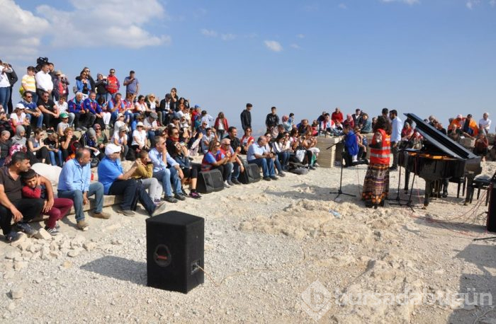 Nemrut dağının zirvesinde "Çocuk Felcine Son" dediler