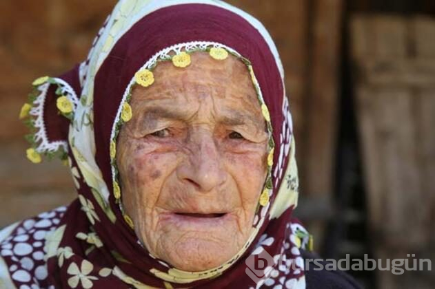 "Asırlık" nine...