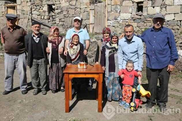 "Asırlık" nine...