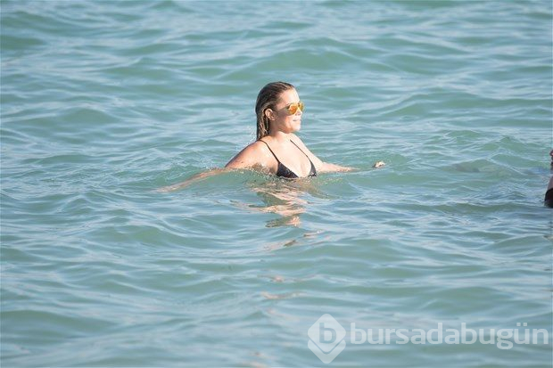 Bikiniyle seksi pozlar...