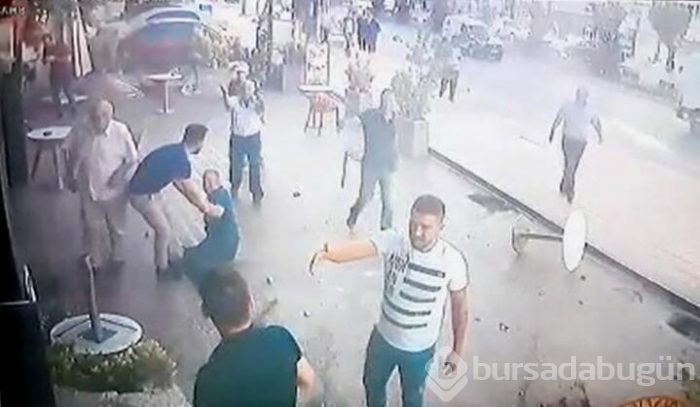Kontrolden çıkan otomobil 6 kişinin yaralanmasına sebep oldu!
