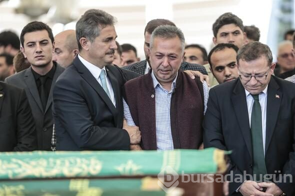 En acı tesadüf durağa çarpması sonucu hayatını kaybetti!