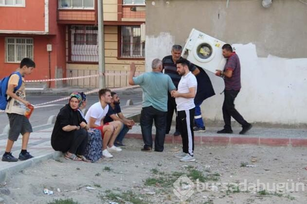 Bağcılar'da 5 katlı bina tahliye edildi!