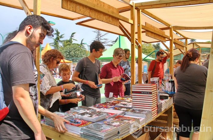 İstanbul Comics and Art Festival Hayvan Gibi temasıyla Beşiktaş sokaklarında