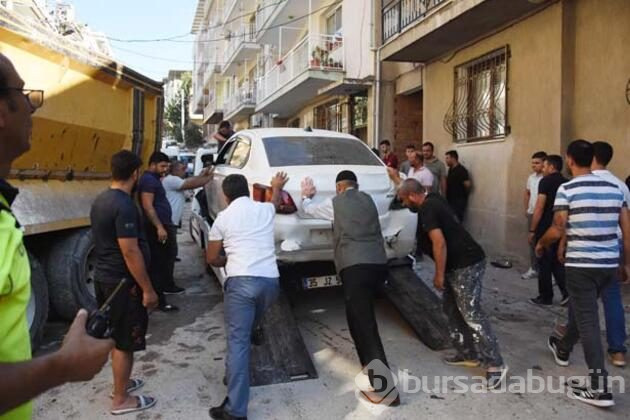 Mahallede araç bırakmadı 