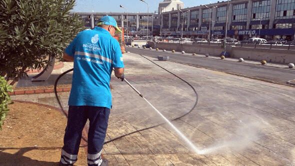 Otogardaki metruk binalar yıkıldı