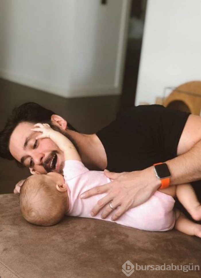 Anne karnından sonsuza kadar el ele