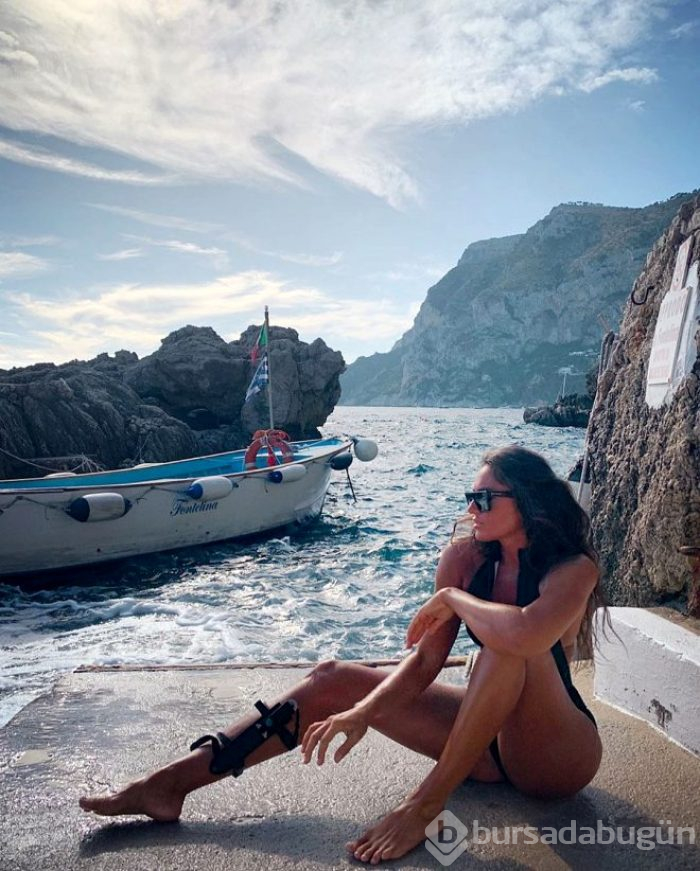 Tatil pozlarıyla sosyal medyayı sallıyor!
