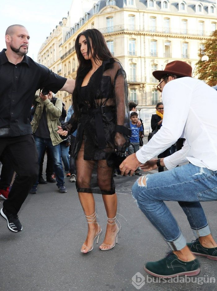 Gazeteci, şarkıcı Justin Timberlake'i defile öncesinde taciz etti