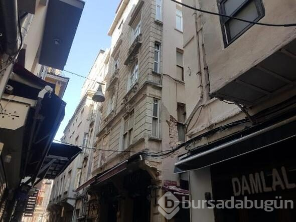 Taksim'de binada çökme riski!